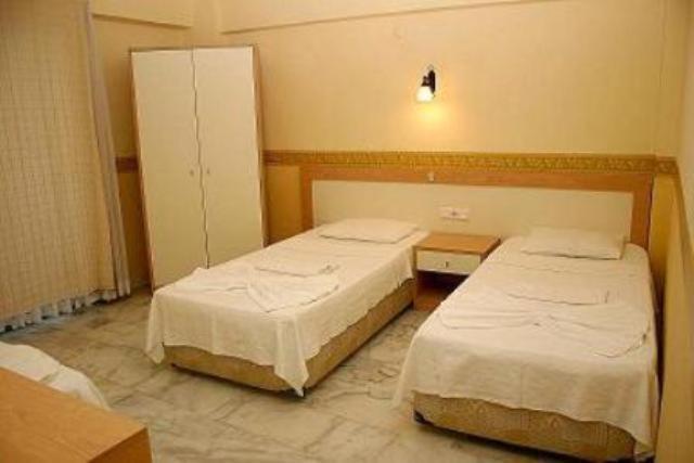 Rosy Hotel Кушадасъ Стая снимка